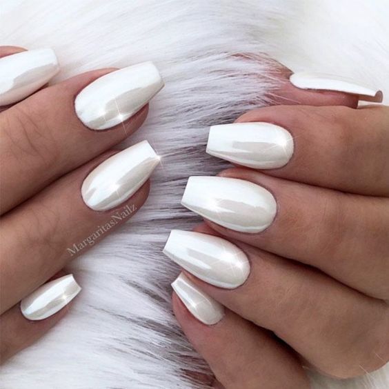 Stars Nails, Short Coffin Nails Designs, White Chrome Nails, White Coffin Nails, Shape Nails, Milky Nails, Easy Nails, Short Coffin Nails, White Acrylic Nails