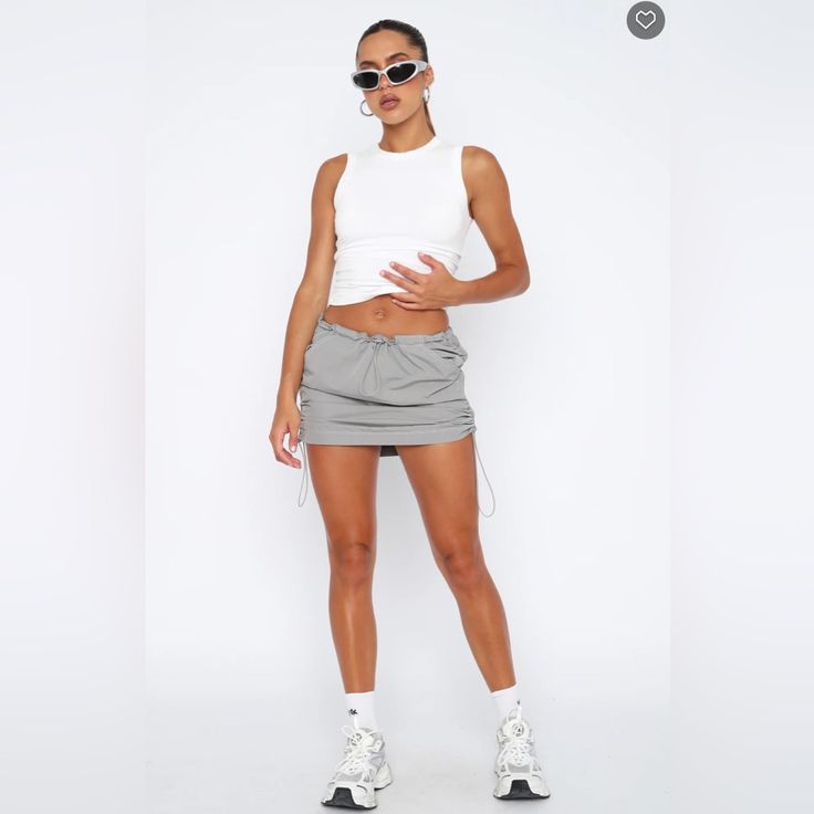 Xs-Grey Gray Skort For Spring, Trendy Gray Skort For Spring, Casual Gray Summer Skirt, Trendy Gray Mini Skirt For Spring, Casual Fitted Gray Skort, Gray Mini Skort For Summer, Casual Gray Mini Skirt Skort, Casual Fitted Gray Mini Skirt, Gray Fitted Mini Skirt Casual Style