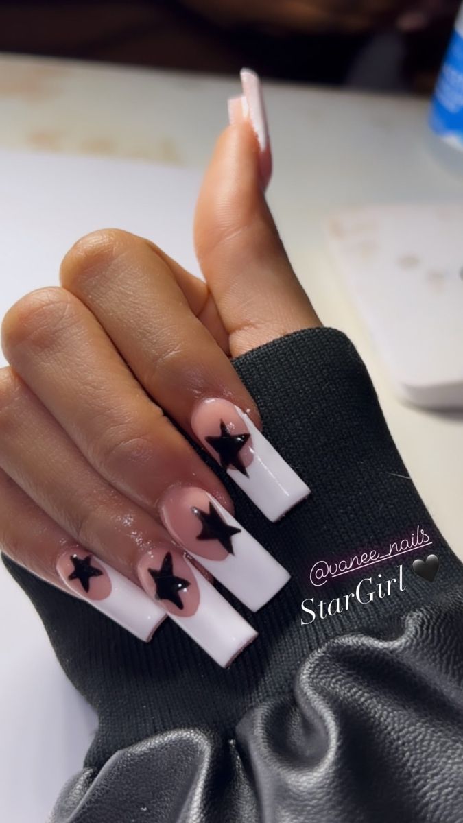 Cute Black Nail Designs For Acrylics, Baddie Y2k Nails, Easy Acrylic Application, Nice Acrylic Nails, Long Square Acrylic Nails Birthday, Acrylic Nails Aesthetic, Nails Acrylic Square, Dope Nail Designs Square, Cute Square Acrylic Nails