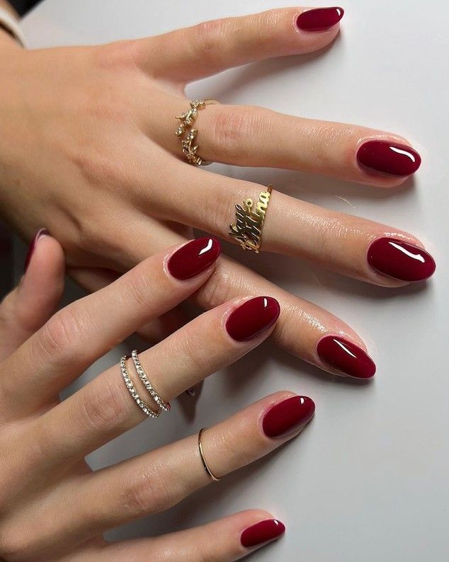 Inspo Nails 2024 Autumn, Rich Red Nails, Red Nails December, Short Dark Red Almond Nails, Old Money Holiday Nails, Fall Round Gel Nails, Red Nails Almond Short, Dark Red Short Almond Nails, Red Round Nails Design