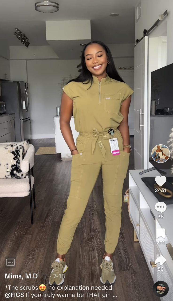 Scrubs Aesthetic Black Women, Black Women In Scrubs Aesthetic, Cute Doctor Outfits, Medical Doctor Outfit Women, Scrubs Black Women, Cute Nurse Scrubs Outfits, Scrubs Uniform Cute Medical, Scrub Outfit Ideas, How To Style Scrubs