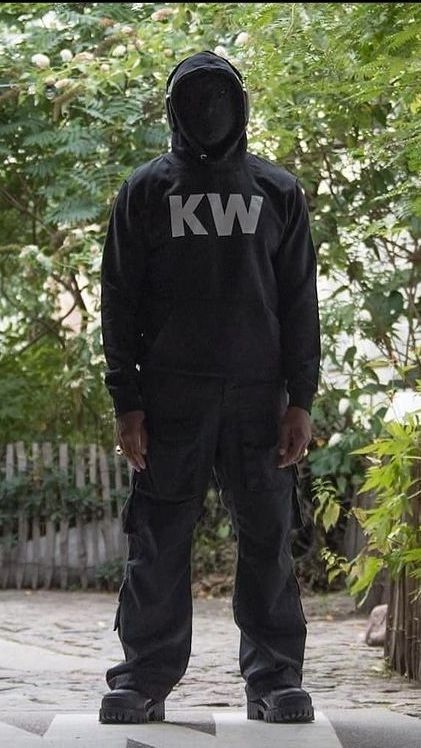 Kanye West Outfits, Kanye Fashion, New Kanye, Kanye West Style, All Black Fashion, High Fashion Outfits, Dark Outfits, Mens Fashion Week, Men Fashion Casual Outfits