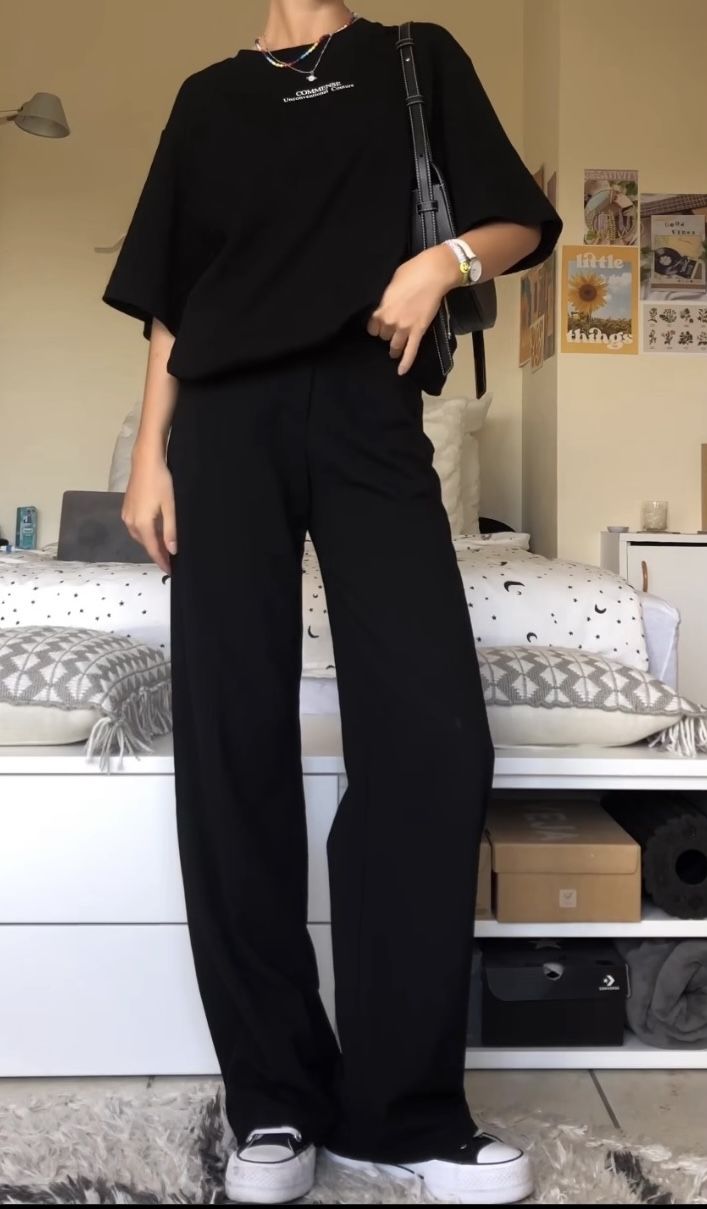 Black Pants And Black Top Outfit, Black Ribbed Pants Outfit, Lazy Chic Outfit, Shapeless Outfit, Black Trousers Outfit Summer, Black Bootcut Pants Outfit, Study Outfit College, Causal Outfits 2024, Black Slacks Outfit Casual