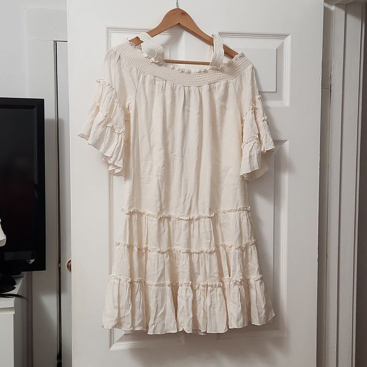 Size Medium Cream/Beige Brand New With Tag Perfect For Cover Up For Beach Or Cute Vaction Look Casual Boho Ruffle Dress For Vacation, Casual Boho Ruffled Dress For Vacation, Casual Boho Dress With Ruffles For Vacation, Casual Boho Dress With Ruffles For Day Out, Casual Boho Dress With Ruffles For Brunch, Beige Boho Dress With Short Sleeves For Vacation, Green Polka Dot Dress, Scarlett Dresses, Embroidered Tunic Dress