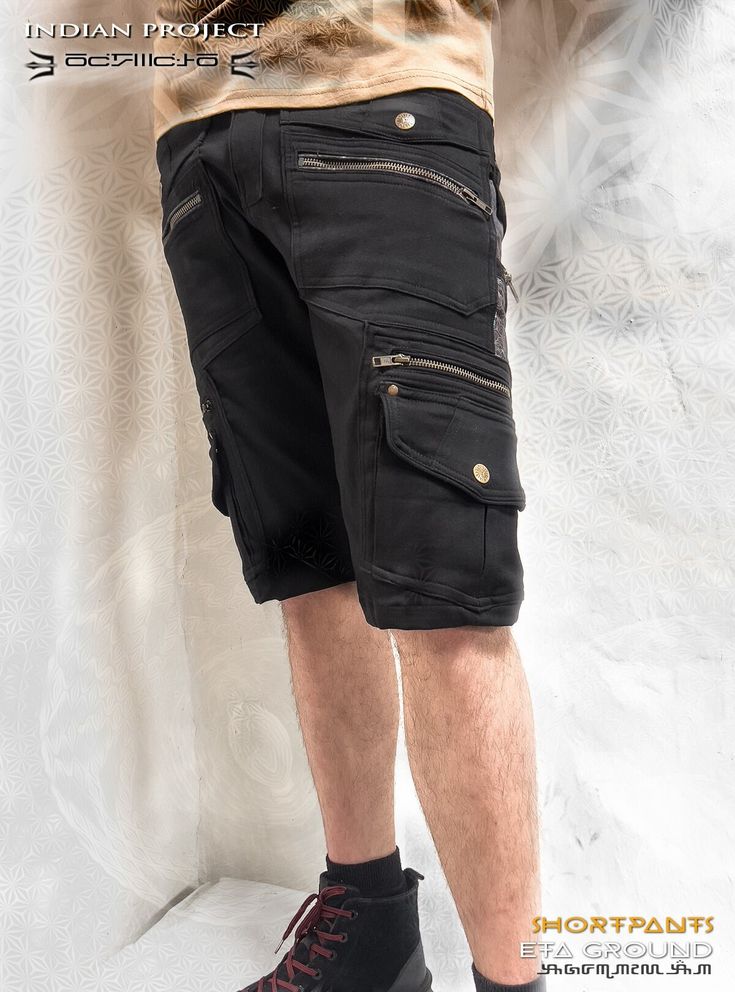 You can view all available Shortpants listed by sizes (copy & paste our link):  https://urls.fr/NceMye INDIAN PROJECT Alternative Clothing Goa (2004-2024) ETA GROUND Black :: Quarter pant in stretch Coton fabric 4 front pockets 4 back pockets 4 side pockets 2 "secret pockets" Metal buckle (keys holder) on side. Premium Quality Zippers by YKK. Please provide us with a telephone number (with country code) to ensure trouble-free delivery! Most carriers require this. Thanks. SIZING CHART Please have Gothic Cotton Bottoms For Festival, Fitted Black Bottoms For Festival, Bohemian Black Shorts For Festival, Bohemian Black Festival Shorts, Black Pants With Pockets For Festival, Techwear Pants With Pockets For Festival, Techwear Festival Pants With Pockets, Festival Techwear Pants With Pockets, Gothic Bottoms With Pockets For Festival