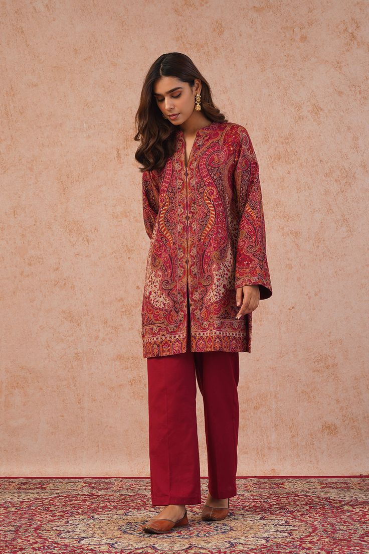 This Woollen Suit Set is laden with eloquent weaves in beautiful hues. This set makes for a versatile must-have. It will provide you with much-needed comfort and warmth this winter season. Order yours now! *Dry Clean only SPECIFICATIONS: Color Red Fabric Wool Blend Product Code Sifat12 Suit Coord Set, Winter Traditional Outfits Women, Kurta Coord Sets For Women, Woollen Kurta Designs Women, Coord Sets For Women Winter, Winter Kurta Design, Winter Outfit For Wedding, Traditional Winter Outfits, Beautiful Suit Design