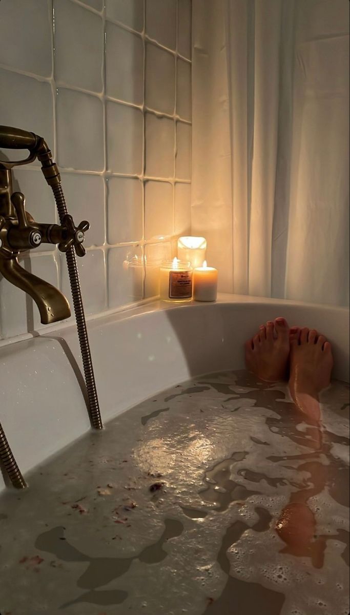 Bathtub Asethic, Pamper Night Aesthetic, April Core Aesthetic, Shower Astethic, Bath Asthetics, Noelle Core, Bath Tub Aesthetic, Sophie Core, Bathtub Aesthetic