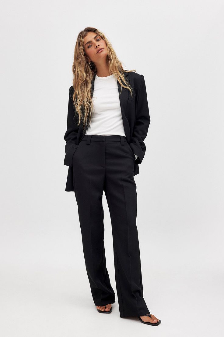 These suit pants feature a zipper, hook and button closure. They have wide belt loops and 2 side pockets. These suit pants feature 2 mock pockets on the back, a pleating on each leg and a slightly stretchy, structured material. Inseam length in size 36: 81 cm / 31.88 in. Tailored Dress Pants With Belt Loops For Office, Office Pantsuit With Welt Pockets, Tailored Wide Leg Pants With Straight Hem For Business, Office Pantsuit With Straight Pants And Welt Pockets, Wide Leg Suits With Welt Pockets For Work, Tailored Wide Leg Pantsuit With Pockets, Tailored Wide Leg Pants For Business With Straight Hem, Tailored Fall Pantsuit With Belt Loops, Tailored Wide Leg Pants With Pressed Crease For Work