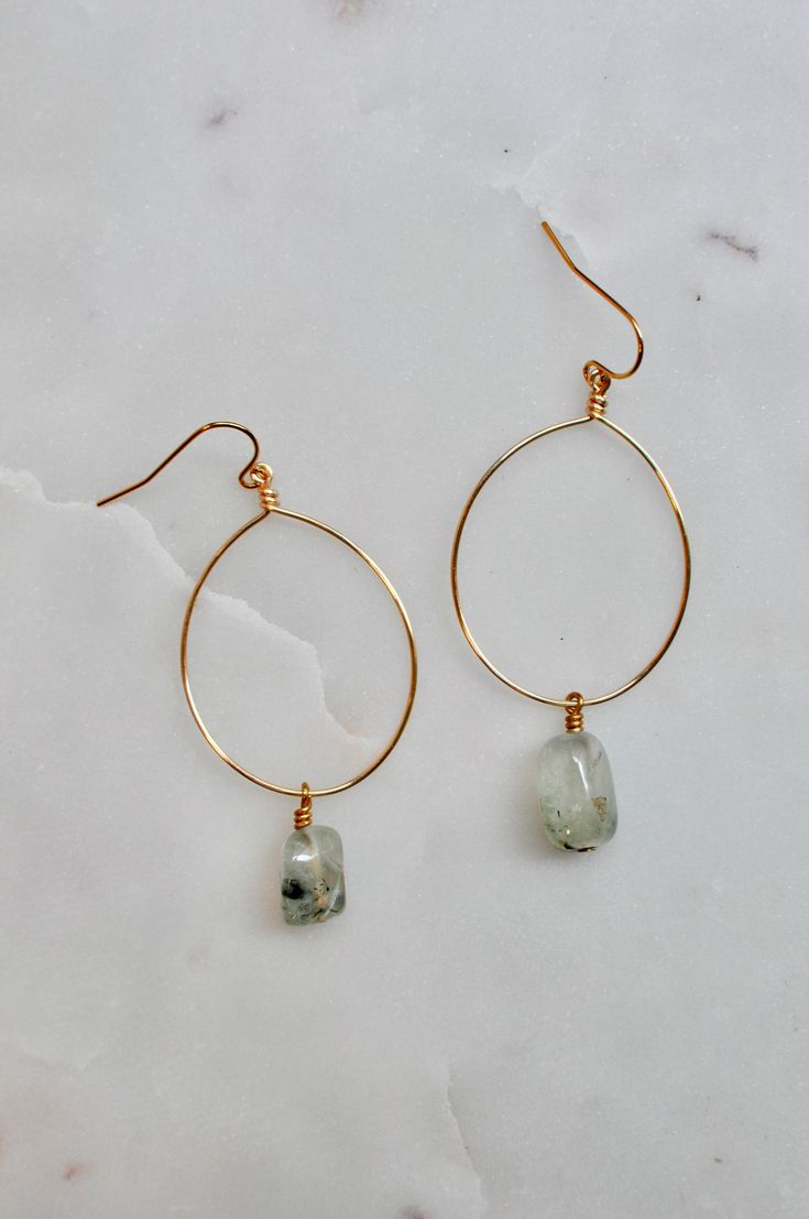 Dainty Wire Earrings, Gold Wire Jewelry, Sage Green Earrings, Homemade Earrings, Wire Hoop Earrings, Metal Pendants, Handmade Gold Jewellery, Indian Jewelry Sets, Diy Wire Jewelry