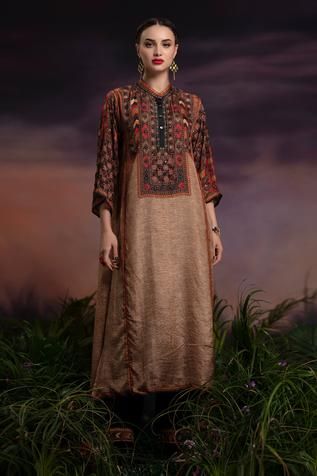 Shop for Rajdeep Ranawat Beige Silk Kurta And Palazzo Set for Women Online at Aza Fashions Rajdeep Ranawat, Mirror Embroidery, Tunics Online, Geometric Motif, Beige Silk, Palazzo Set, Silk Kurta, Silk Tunic, Indian Fashion Designers