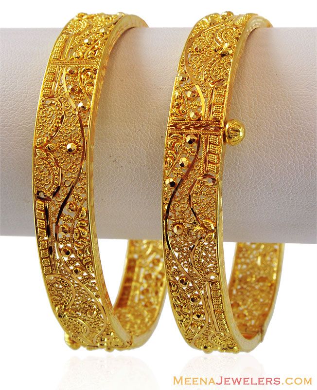 Handmade Filigree Gold Kada (1PC) Kangan Design, Gold Kada, 22k Gold Bangles, Gold Bangles Indian, Gold Bangle Set, Jewelry Tips, Handmade Gold Jewellery, Bangles Design, Wedding Jewellery Collection