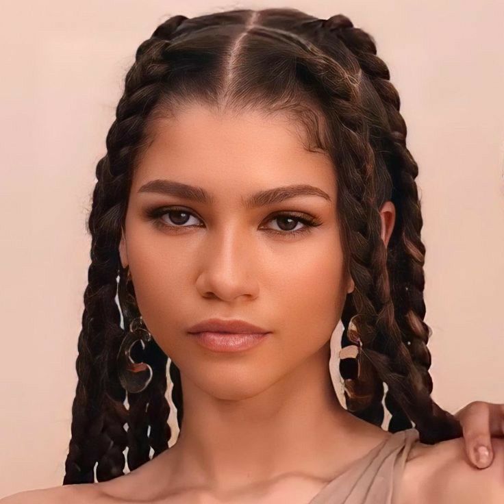 Zendaya Headshots, Zendaya Braids, Zendaya Hairstyles, Zendaya Wallpaper, Zendaya Model, Zendaya Hair, Brown Hair Inspiration, Zendaya Style, Hair Reference