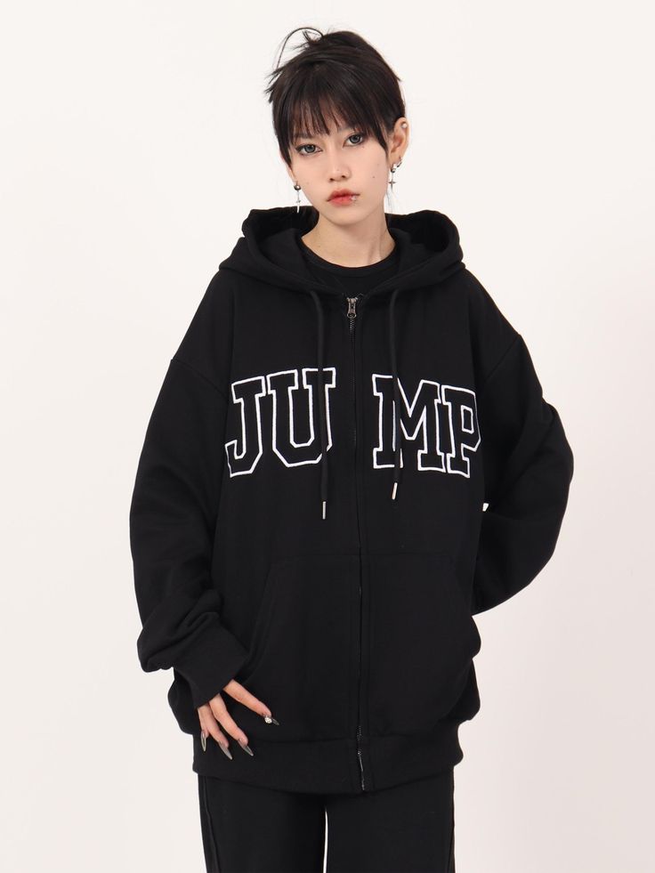 Upgrade your casual style with our Casual Hoodie with Big Logo Zipper. This hoodie is designed for comfort and fashion, featuring a prominent logo and easy-to-use zipper. Size Chart: Size (cm) S M L XL Length 70 72 74 76 Chest 126 130 134 138 Shoulder 65 66.5 68 69.5 Unique Clothing Style, Angel Dress, Japanese Street Fashion, Unique Outfits, Casual Hoodie, Hoodie Top, Womens Maxi Dresses, Green And Purple, Zip Hoodie