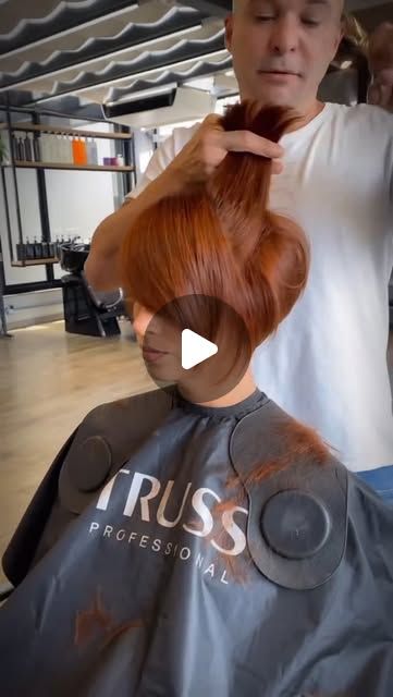 RAMBUT BOB™ on Instagram: "Posted @withregram • @betoizeppi 

Hair @betoizeppi 
Makeup @luar_izeppi 
Com @youuconcept_ 

#sóquemusaentende #trusshair #trusslovers #loucasportruss #crazyfortruss #morenailuminada #zonasulpoa #mechas #mechasiluminadas #loiro #loiras #loirosperfeitos #zonanortepoa #betoizeppi #antesedepois #transformação #shaggyhair #gramado #serragaucha #bobhaircut #bobhair #bobcut" Medium Short Haircuts, Truss Hair, Bob Hair, Short Hair Cuts, Hair Cuts, My Style, Hair Styles, Makeup, Hair