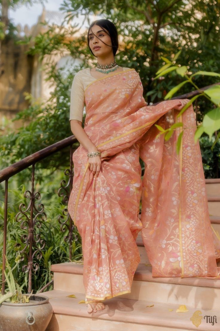 Blouse Designs For Jamdani Sarees, Pink Jamdani Saree Look, Light Pink Banarasi Saree, Jamdani Saree Bangladeshi, Jamdani Saree Look, Diy Lehenga, Pink Cotton Saree, Floral Sarees, Kalamkari Dresses