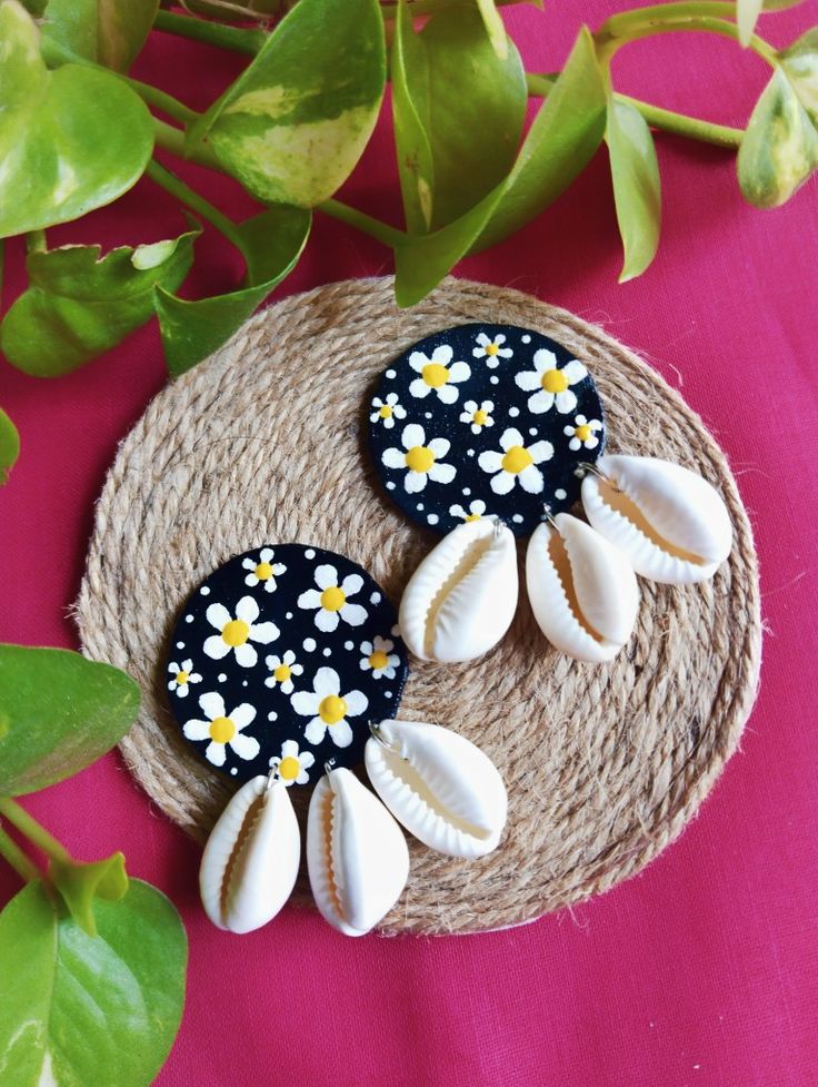 #bohoearring #fabricearring #handpaintedearring #diy #earrings Homemade Earing Design, Fancy Handmade Jewelry, Navaratri Jewellery Diy, Fabric Jewellery Design, Embroidery Earrings Diy Handmade, Diy Earring Ideas Homemade, Diy Embroidery Earrings, Fabric Earrings Handmade, Mdf Earrings