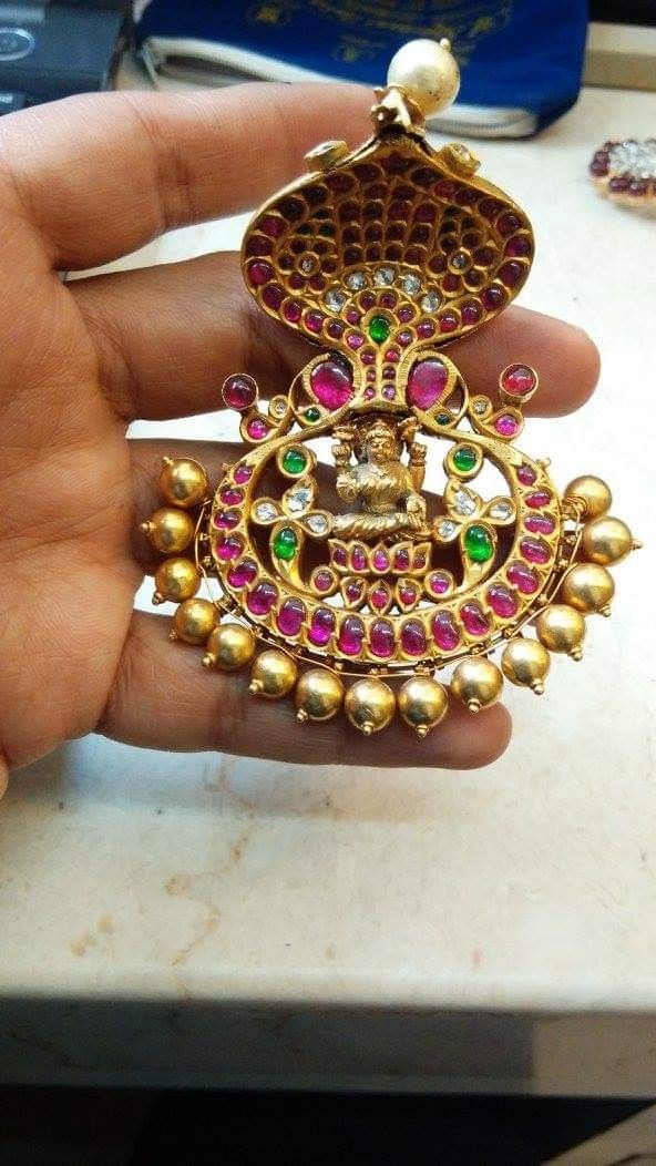 Nagaram Pendant, Gold Jewellry, Antique Jewellery Designs, Heritage Jewellery, Gold Bride Jewelry, Antique Pendant, Ruby Pendant, Fancy Blouses, India Jewelry