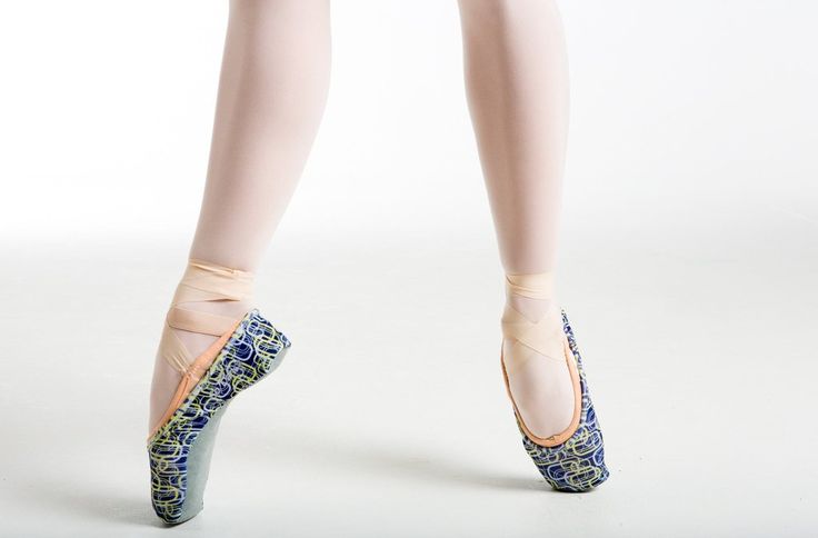 So Danca Pointe Shoe Covers Ballet Pointe, Ballet Pointe Shoes, Pointe Shoe, Dance Accessories, Pointe Shoes, Shoe Covers, Dance Wear, Dance Shoes, Shoe Accessories