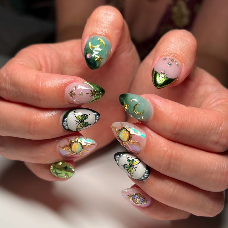 Nail Art Cottagecore, Grunge Fairy Nails, Mother Nature Nails, Nails Whimsigoth, Whimsigoth Nail Art, Hozier Inspired Nails, Goblin Core Nails, Cottagecore Nails Acrylic, Cottagecore Nail Art