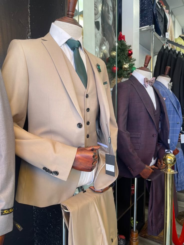 Green And Gold Chambelanes, Beige Chambelanes Outfits, Sage Green Chambelan Outfits, Green Chambelanes Outfits, Emerald Green Quinceanera Theme Chambelanes, Emerald Green Chambelanes Outfits, Quinceanera Chambelanes Outfits, Quince Court Outfits, Sage Quince