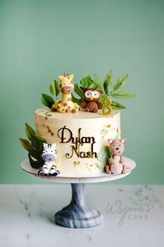 Safari Birthday Cake Buttercream, Zoo Animal Cake Ideas, Buttercream Animal Cake, Jungle Cake Design, Safari Bday Cake, Animal Theme Cakes For Kids, Simple Jungle Theme Cake, Jungle Theme Cake Without Fondant, Safari Cake Design