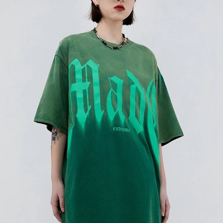 EXTREME OVERSIZED TEE Check in bio Rebellious Aesthetic, Gradient Color Design, Jeans Patchwork, Y2k Star, Grunge Tee, Edgy Streetwear, Beige And Green, Baby Tees Y2k, Y2k Baby Tee