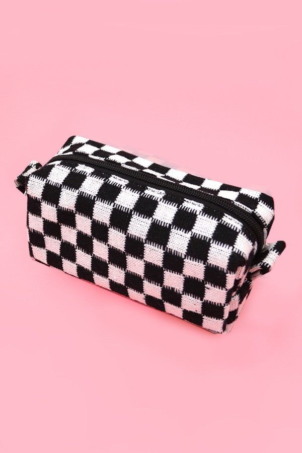 A stylish and practical solution for keeping your makeup and beauty essentials organized. This versatile pouch is designed to make a statement while ensuring your cosmetics are easily accessible, whether you're at home or on the go.Item Description:Length: 7."height: 4."depth: 3."Zip closure Checkered Makeup, Penyimpanan Makeup, Sikat Gigi, Inner Joy, Makeup Bags, Toiletry Storage, Makeup Pouch, One Bag, Travel Pouch