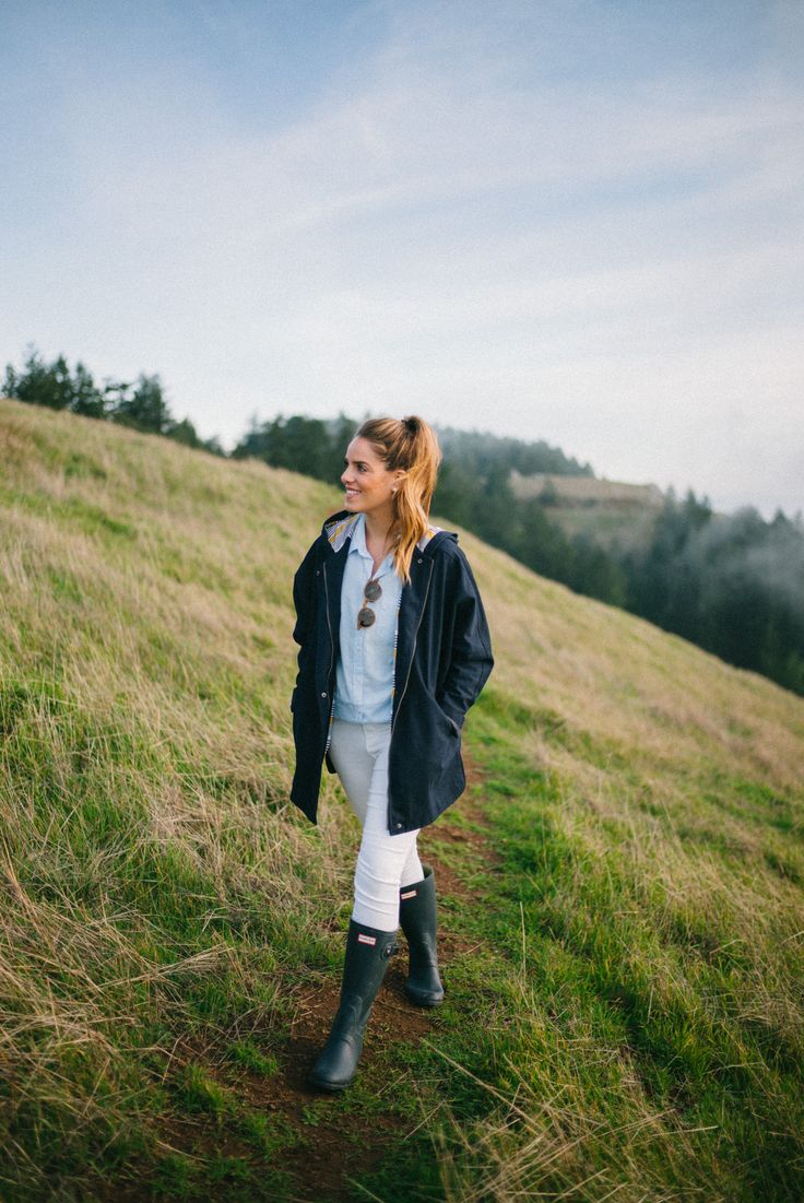 Mt Tam Outfit Trekking Outfit Women, Trekking Outfit, Mount Tamalpais, Hunter Boots Outfit, Outdoor Outfits, Irish Style, Countryside Style, Hunter Outfit, Julia Berolzheimer