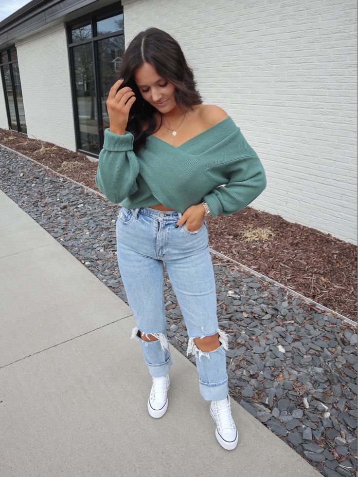 Abercrombie Jeans Outfit, Leather Platform Converse, Converse Sneakers Outfit, Off The Shoulder Knit Sweater, Straight Leg Jeans Outfits, Errands Outfit, Knit Sweater Outfit, Ripped Jeans Outfit, Abercrombie Jeans