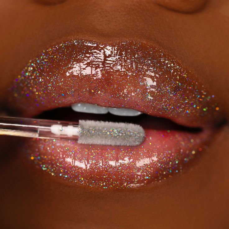 Dramatic Ethereal, Queen Cosmetics, Ethereal Romantic, Holographic Lips, Eyeliner Techniques, Lip Combos, Cosmetic Grade Glitter, Glitter Lip Gloss, Makeup For Black Skin