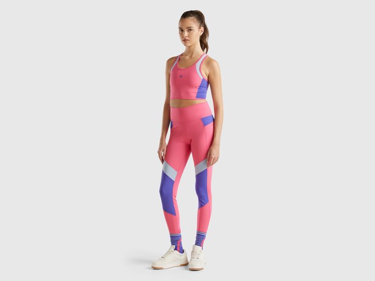 High-waisted sports leggings with cell phone pocket. Fitted multicolor model, which adapts perfectly to the body. Made from a recycled polyester blend, a low ecological impact fabric from certified supply chains. Pink Elastane Sports Activewear, Multicolor Stretch Activewear, Multicolor Stretch Functional Activewear, Functional Multicolor Stretch Activewear, Pink Athleisure Activewear For Jogging, Pink Activewear For Jogging, Moisture-wicking Pink Activewear For Jogging, Pink Moisture-wicking Activewear For Jogging, Pink Elastane Sportswear Activewear