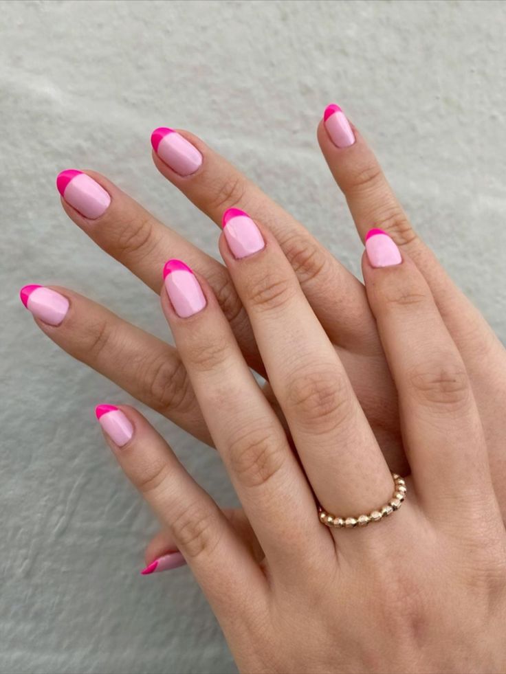 Nail Art With Pink Polish, Two Color French Nails, 2000s Nails Trends, 2 Color Nails, Pink Design Nails, Nails Editorial, Editorial Nails, Nails 2000s, Coffin Art