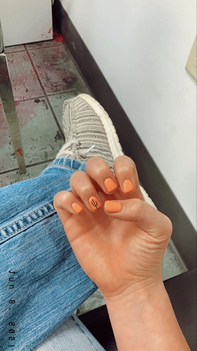 Orange Country Nails, Yellow Western Nails, Burnt Orange Western Nails, Western Nails Orange, Western Pedicure, Western Nail Inspo Short, Western Nails Cactus, Western Gel Nails, Senior Nails