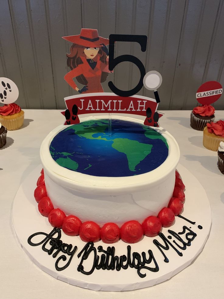 a birthday cake with the number five on it