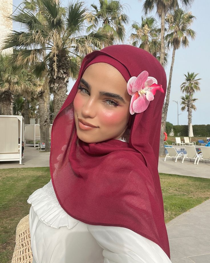 Always looking forward to summers 🌺 Hijab Flower, Hijab Fits, Modest Casual, Headwrap Tutorial, Estilo Hijab, Inspo Fits, Modest Casual Outfits, Pose Inspiration, Modest Style