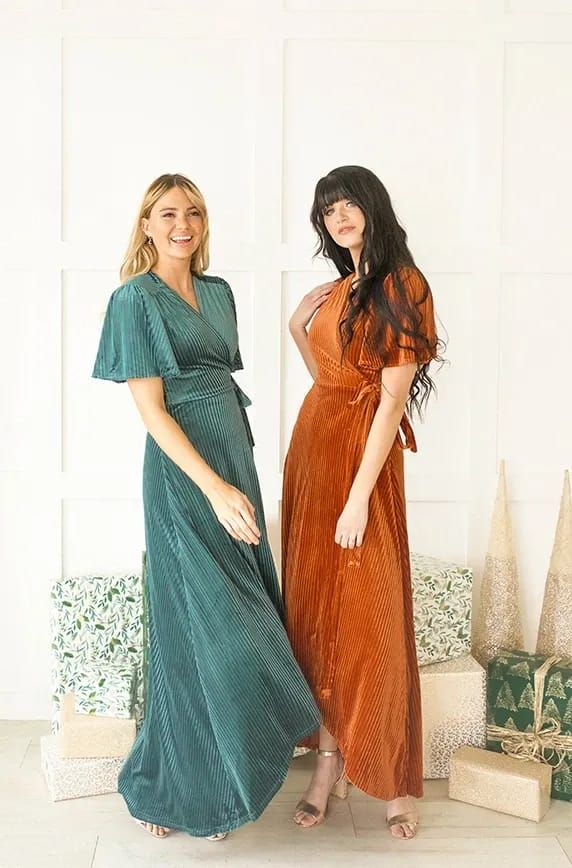 Addison Ribbed Velvet Rust Dress Quality online women’s modest clothing & accessories boutique. Everything you need at unbeatable prices. Modest dresses Modest bridesmaid dresses, modest missionary dresses, mother of the bride dresses Modest swim designs. One pieces, tankinis, midkinis, and more! Emerald Dresses, Emerald Blue, Boutique Style Outfits, Modest Bridesmaid Dresses, Nursing Friendly, Rust Dress, Swimsuit Fashion, Suit Fashion, Modest Dresses