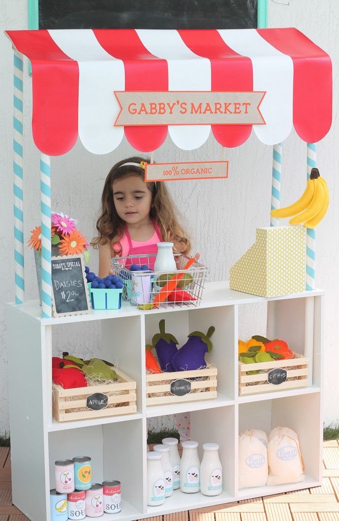 25 Pretend Play Ideas Toy Market, Play Market, Play Kitchens, Kids Pretend Play, Play Spaces, Toy Rooms, Dramatic Play, Playroom Decor, Play Kitchen