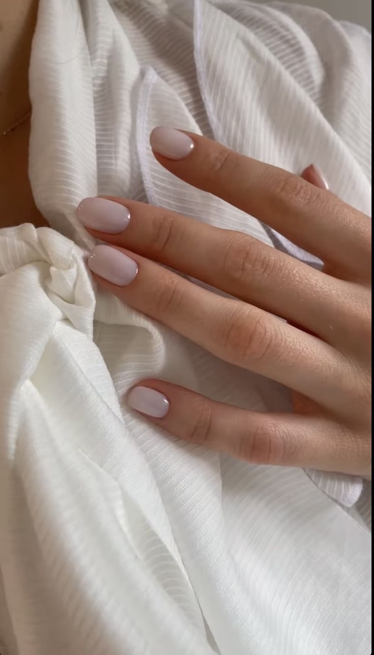 Nail Ideas Natural Nails, Feminine Hands, Short Wedding Nails, Natural Wedding Nails, Engagement Nails, White Manicure, Her Nails, Casual Nails, Classic Nails