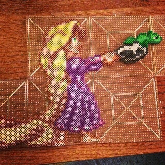 Tangled Perler Bead Patterns, Rapunzel Perler Beads, Tangled Perler Beads, Perler Beads Designs Easy, Easy Perler Beads, Hama Beads Disney, Hama Disney, Melt Beads Patterns, Easy Perler Bead Patterns