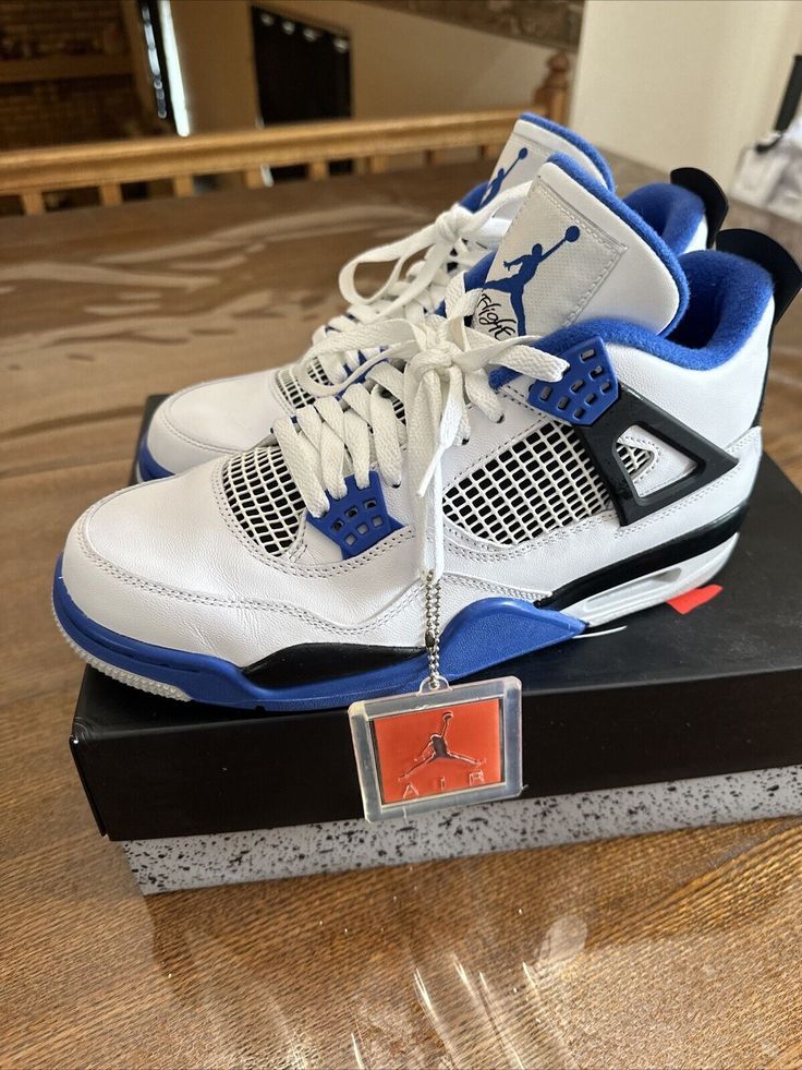 These were worn once and are completely clean with one notable defect, a white scuff on the back of one shoe. Does not have OG box. Jordans Blue, Nb Shoes, Casual Shoes Women Sneakers, Nike Shoes Women Fashion, Nike Jordans, Pretty Sneakers, Jordan Retro 4, White Nike Shoes, Preppy Shoes