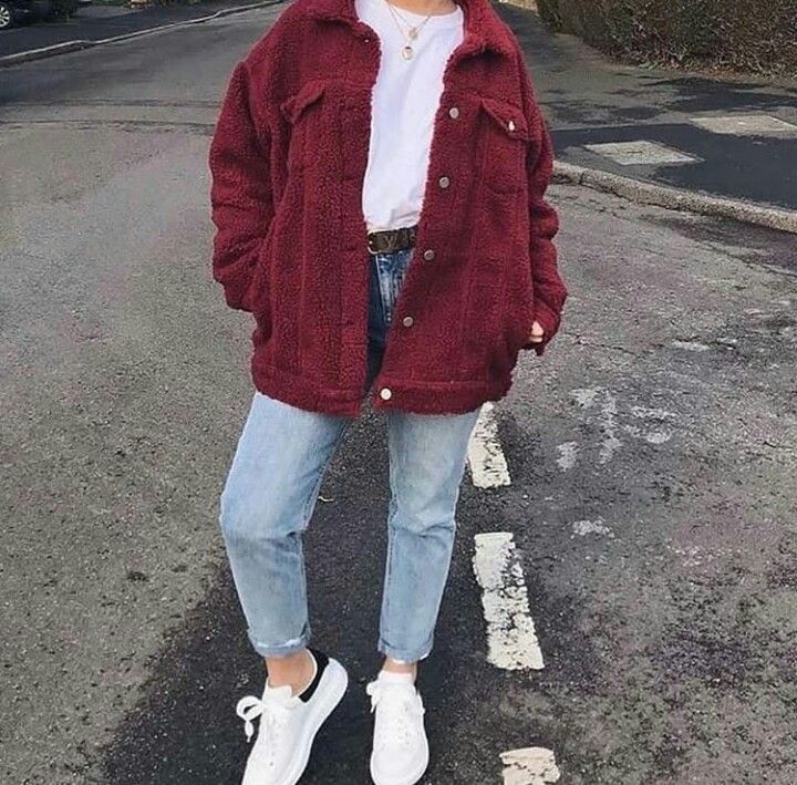 Maroon Denim Jacket Outfit, Red Curdory Jacket Outfit, Maroon Corduroy Jacket Outfit, Latest Winter Fashion, Maroon Jacket, Doc Martens Outfit, Goth Outfit, 2016 Fashion Trends, Fashion Trends Winter