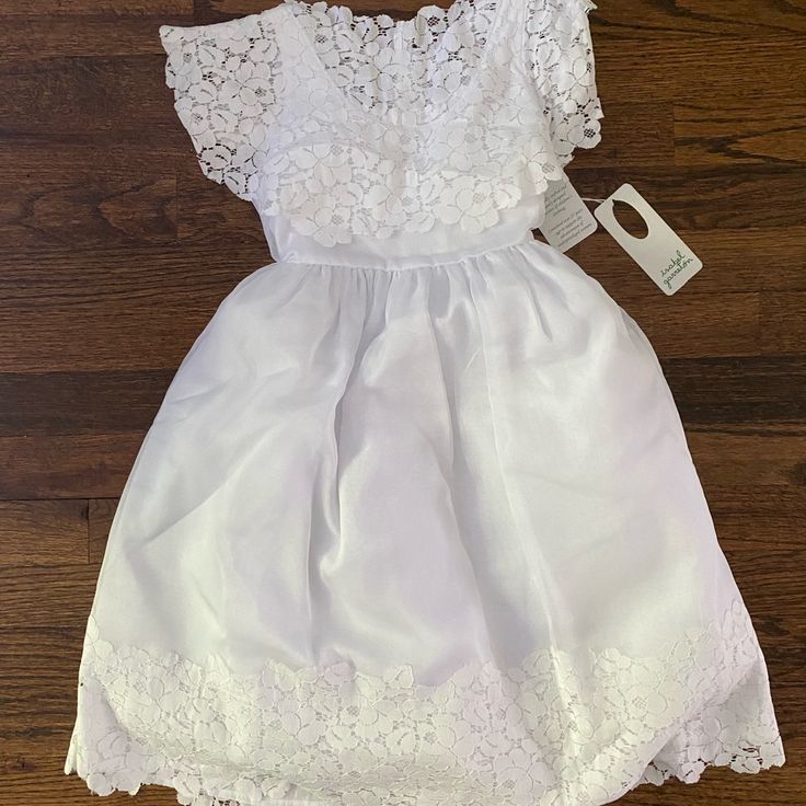 Isabel Garretn White Girls Dress (Size 5) 50% Polyester, 35% Cotton, 15% Rayon Nwt Bin_220 Fitted Short Sleeve Lace Dress For Dress-up, Fitted Short Sleeve Lace Dress For Dress-up Occasions, Fitted Lace Dress With Short Sleeves For Dress-up, Fitted White Lace Dress For Dress-up, White Fitted Lace Dress For Dress-up, Spring Fitted Lace Dress For First Communion, Fitted Lace Dress For First Communion In Spring, Spring First Communion Fitted Lace Dress, Fitted Lace Dress For First Communion Summer