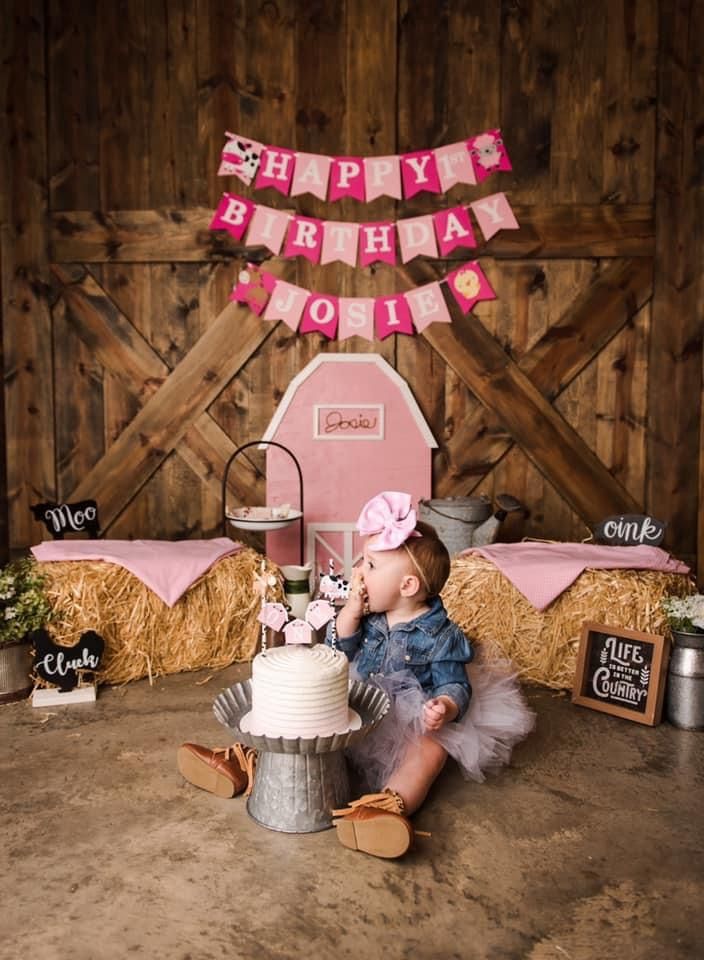 Cow Theme Photoshoot, Rodeo Themed Photoshoot, Cowgirl First Birthday Photoshoot, Cowgirl First Birthday Pictures, Cowgirl 1st Birthday Photoshoot, Pink Barnyard Party, Topper Mermaid, Fall 1st Birthdays, Cow Birthday Parties