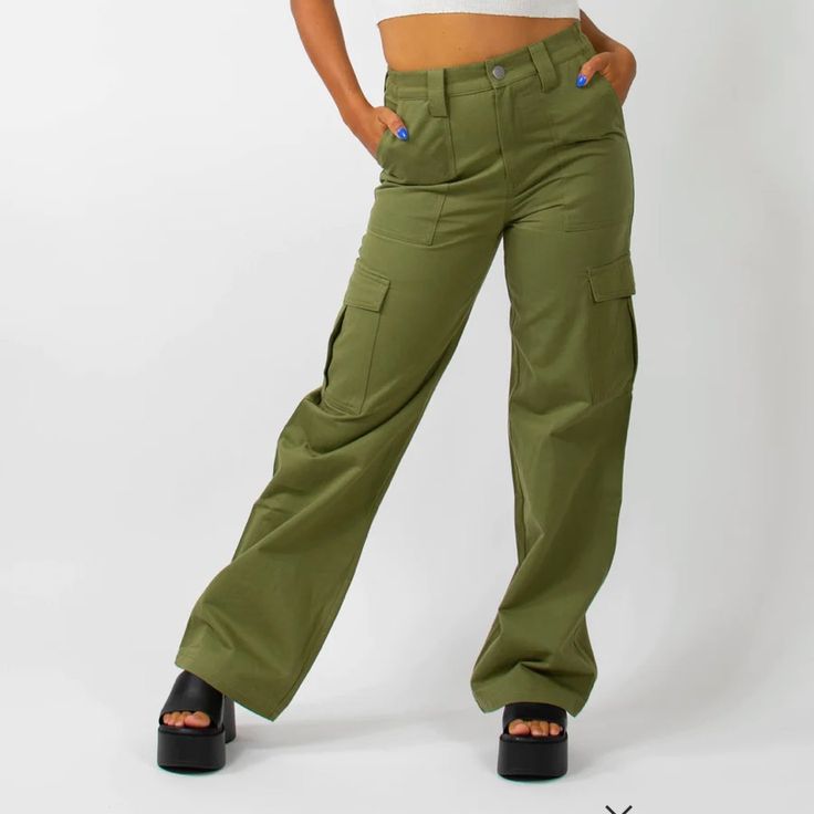 Brand New With Tags - Cute Didnt Fit Right! Green High Rise Baggy Pants, Green Baggy High-rise Pants, Baggy High Rise Green Pants, Green High Rise Pants With Pockets, Fitted Green Cargo Pants With Pockets, Green High-waisted Cargo Bottoms, Fitted Wide Leg Green Cargo Pants, Fitted Green Wide-leg Cargo Pants, Green High Rise Cargo Pants With Side Pockets