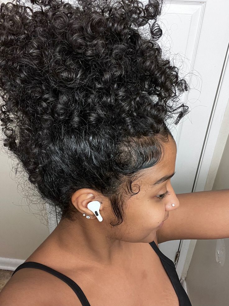 Messy Curly Bun With Edges, Natural Curly Hair Messy Bun, Natural Curly Messy Bun, Short Curly Messy Buns, Curly Messy Bun Black Women, Messy Bun Short Curly Hair, Messy Puff Natural Hair, Messy Natural Hairstyles, Messy Curly Bun Hairstyles