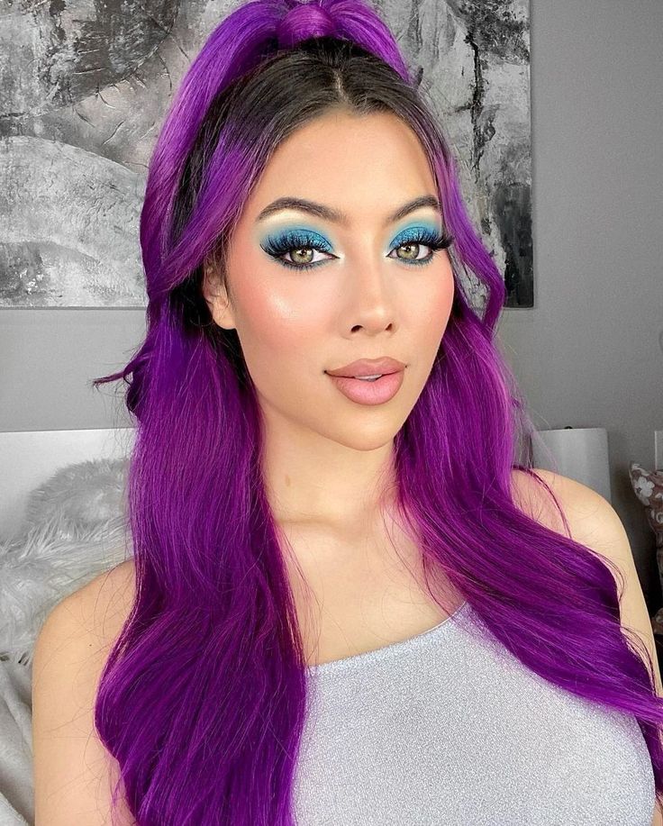 we're loving a pop of color! 💙🤩 @mianalauren⁠⁠ ⁠⁠ products used: ⁠⁠ ✨ koko k matte liquid lipstick⁠⁠ ✨ soft pink loose setting powder⁠⁠ ✨ brow gel Blue Glam Makeup, Glamour Makeup Looks, Koko K, Kylie Baby, Kylie Skin, Loose Setting Powder, Kylie Cosmetic, Glam Makeup Look, Lips Shades