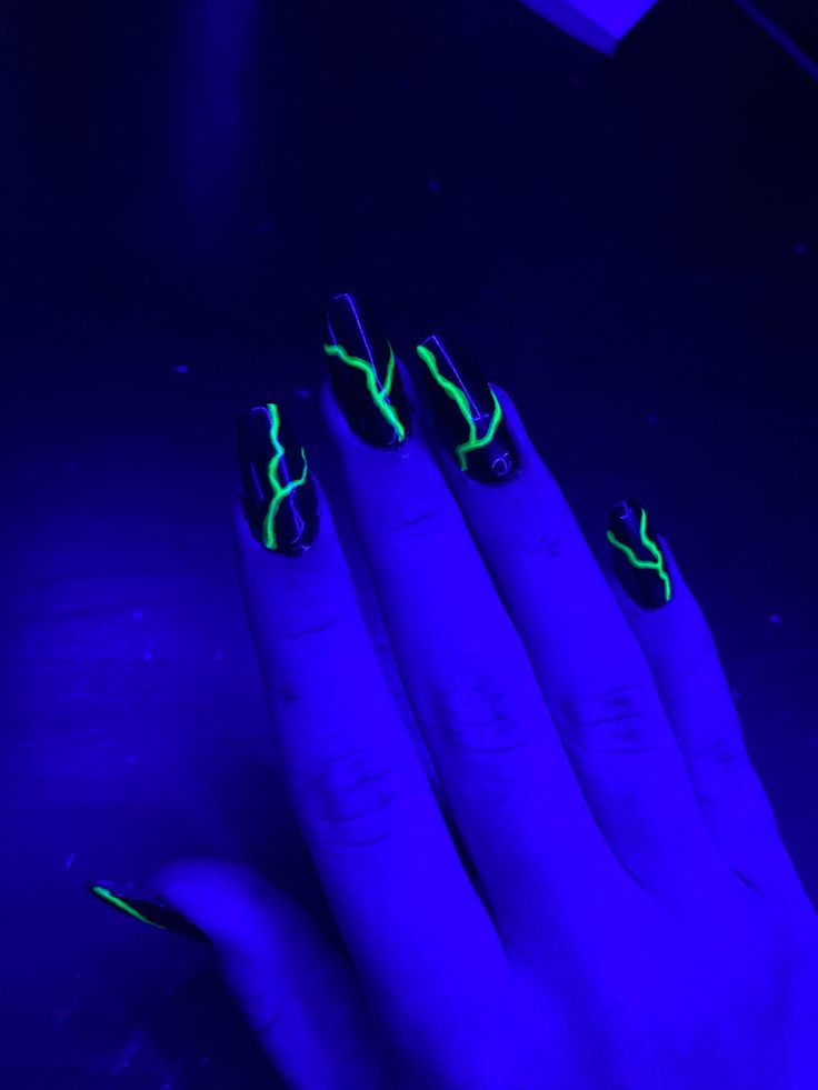 Red Lightning Nails, Purple Lightning Nails, Blacklight Nails, Glow In The Dark Nails Designs, Monster Energy Nails, Lightning Nail Art, Lighting Nails, Lava Lamp Nails, Cyberpunk Nails