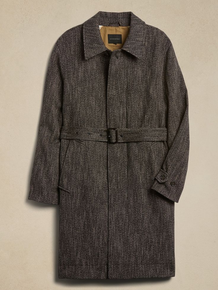 Since its launch in the 1800s, the Mac Coat has become the go-to style for traditional outerwear with relaxed and authentic appeal.  Ours is crafted with a blend of luxurious wool and plush cotton for lavish warmth in the face of inclement weather. Mac Coat, The Face, Product Launch, Mac, Wool, Black