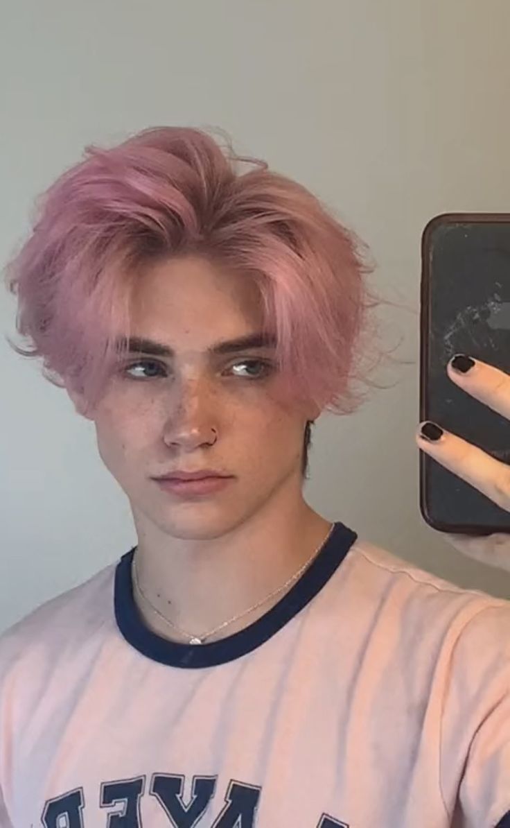 Men Coloured Hair, Coloured Hair Men, Pastel Pink Hair Men, Guys With Purple Hair, Men Hair Colour Ideas, Boy Hair Color Ideas, Dyed Hair Guys, Guys With Colored Hair, Boy Dyed Hair