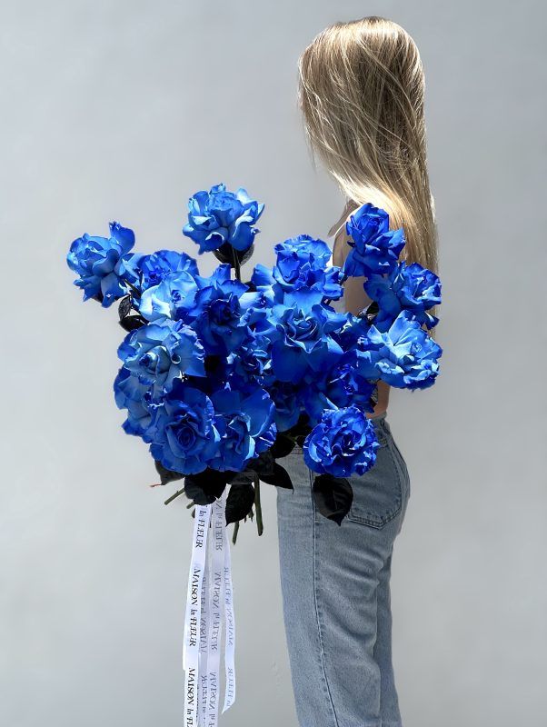 Fleur D'azur - premium 2 dozen long stem roses - Maison la Fleur Long Stem Roses, Flower Delivery Service, Preserved Roses, Same Day Flower Delivery, Fresh Cut Flowers, How To Preserve Flowers, Flower Delivery, Cut Flowers, Fresh Flowers